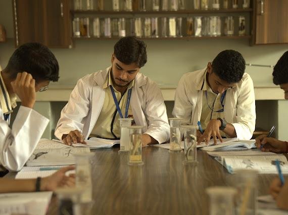 Biology & Life Sciences Laboratory Photo 5